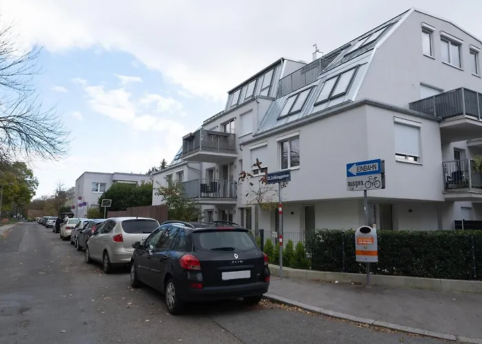 Modern Apartment With Garden Near City Center