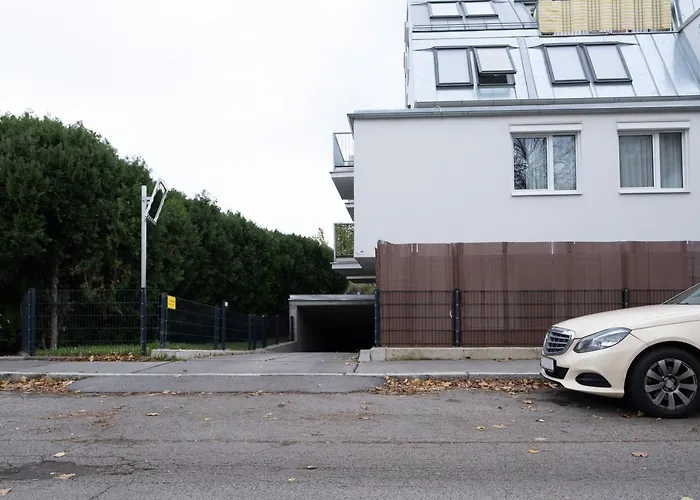 Modern Apartment With Garden Near City Center
